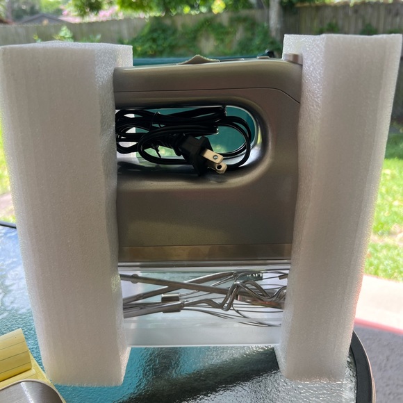 Hand Mixer - Picture 1 of 7